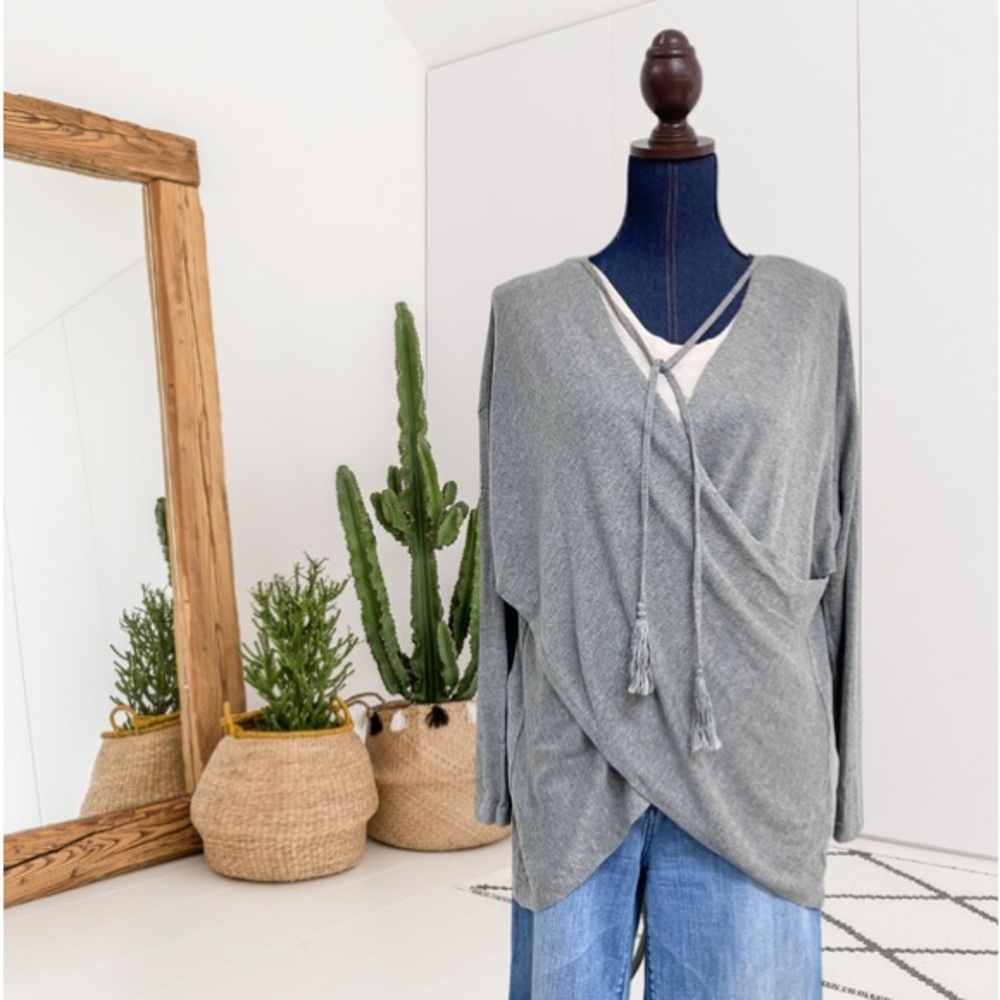 ⭐️ White House Black Market Faux Wrap Cross Front Gray Sweater EXTRA SMALL XS